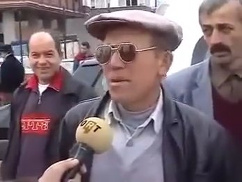 Artist mi? Artist ne arar la pazarda?