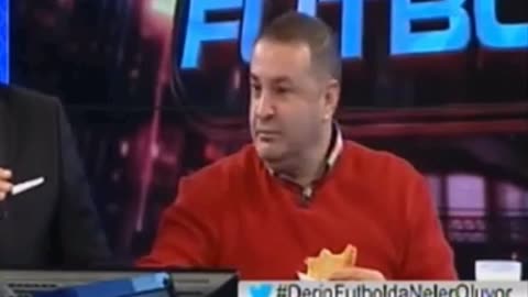 Şafak Sezer şaşırıyor - orijinal